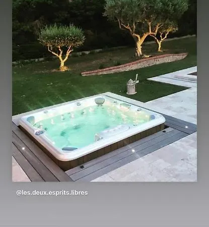 2 Personnes Les Deux Esprits Libres Guest house Claira